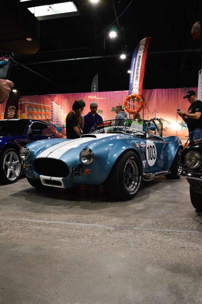 AC Cobra 427