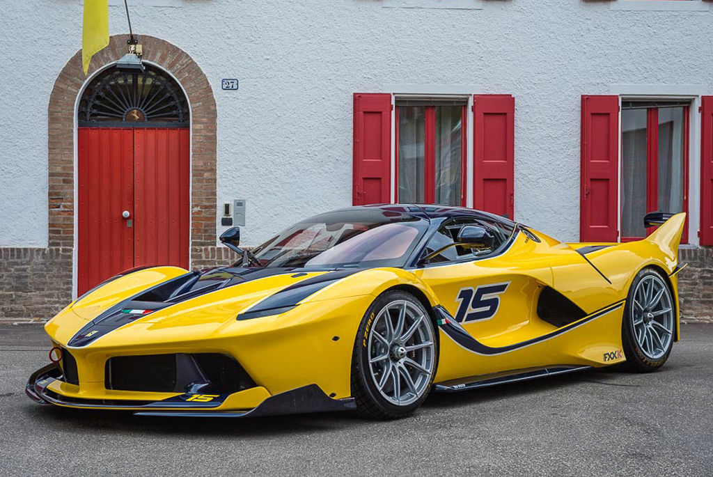 Ferrari FXX-K żółte