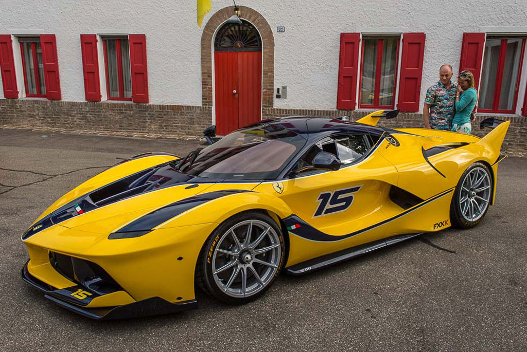 Ferrari FXX-K żółte