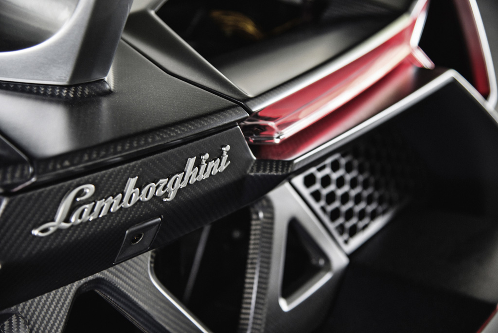 Lamborghini Veneno tył