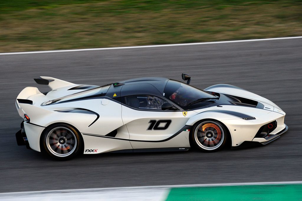 Ferrari FXX-K białe