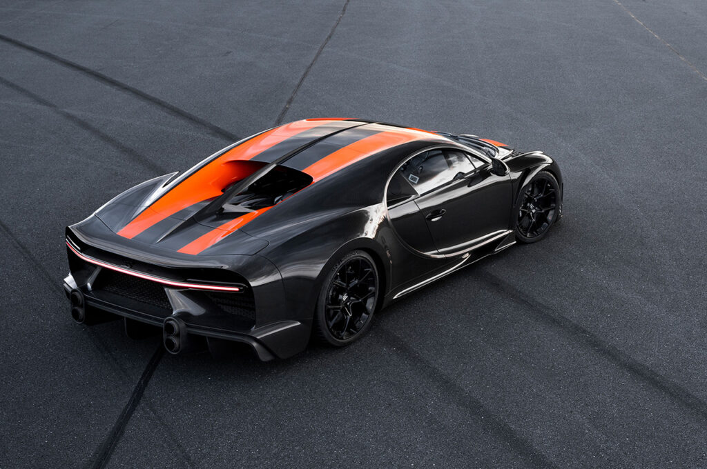  Bugatti Chiron Super Sport 300+  tył