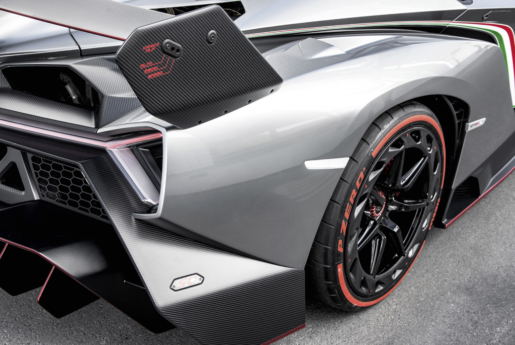 Lamborghini Veneno tył