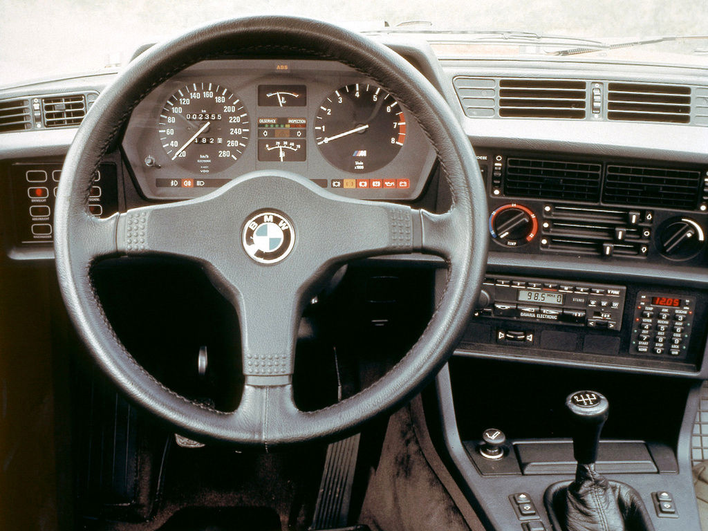 BMW 635CSI wnętrze