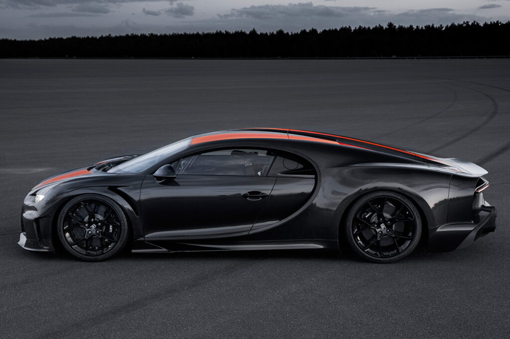  Bugatti Chiron Super Sport 300+  bok